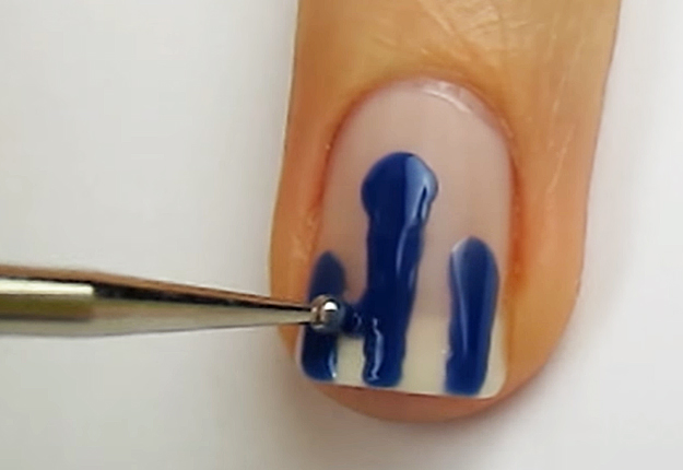 How-To-Do-A-Dripping-Paint-Nail-Art-5