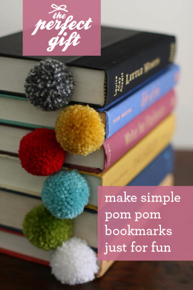 DIY Crafts with Pom Poms - Yarn Ball Bookmark - Fun Yarn Pom Pom Crafts Ideas. Garlands, Rug and Hat Tutorials, Easy Pom Pom Projects for Your Room Decor and Gifts http://stage.diyprojectsforteens.com/diy-crafts-pom-poms