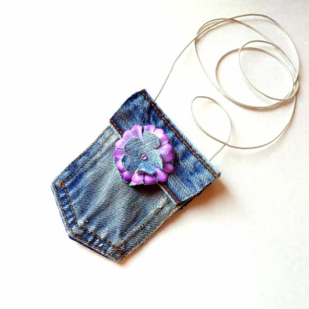 Cool Crafts You Can Make for Less than 5 Dollars | Cheap DIY Projects Ideas for Teens, Tweens, Kids and Adults | No-Sew Mini Blue Jean Purse #teencrafts #cheapcrafts #crafts/