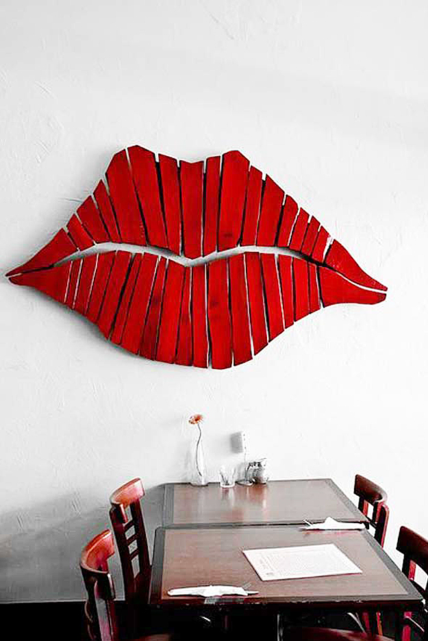 DIY Wall Art Ideas from Pallets - Red Lips Wall Decor