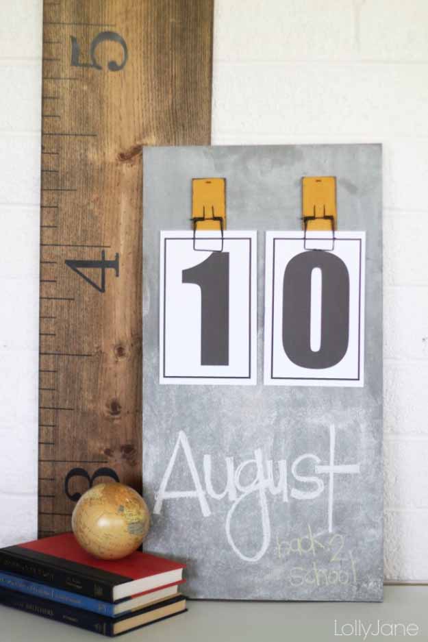 Cool Crafts You Can Make for Less than 5 Dollars | Cheap DIY Projects Ideas for Teens, Tweens, Kids and Adults | CHalk Board Calendar | http://stage.diyprojectsforteens.com/cheap-diy-ideas-for-teens/