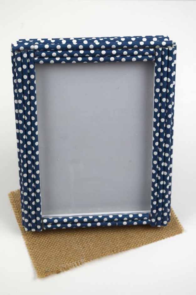 Cool Crafts You Can Make for Less than 5 Dollars | Cheap DIY Projects Ideas for Teens, Tweens, Kids and Adults | Homemade Decorative Straw Frame #teencrafts #cheapcrafts #crafts/