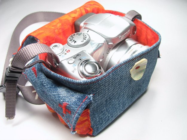 DIY Crafts with Old Denim Jeans - DIY Camera Cozy - Cool Projects and Fashion You Can Make With Old Jeans - Fun Crafts for Teens and Adults, Inexpensive Ones!