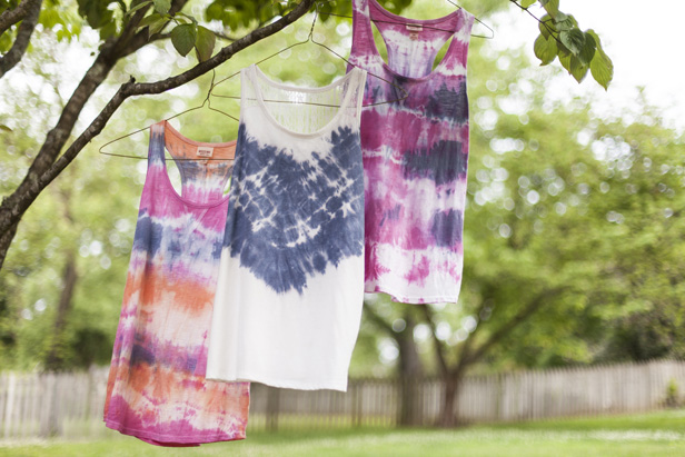 DIY Tie Dye Projects and Crafts - Tie dye - Cool Tie Dye Ideas for Shirts, Socks, Paint, Sheets, Sharpie, Food and Recipes, Bags, Tshirt and Shoes - Fun Projects and Gifts for Adults, Teens and Teenagers 