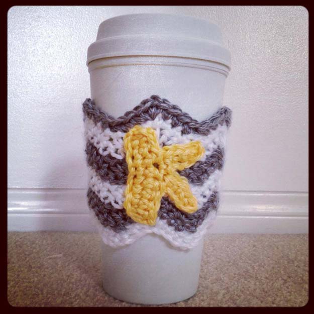 Best DIY Chevron Projects - DIY Chevron Coffee Cozy Crochet Pattern - DIY Wall Art, Home and Room Decor, Canvas Crafts With Chevrons, Furniture and Chairs, Decorations With Paint Ideas Using Chevron Patterns for Bedroom, Bathroom and Teens Rooms. Learn How To Tape Chevron Art With Easy To Follow Step by Step Tutorials 