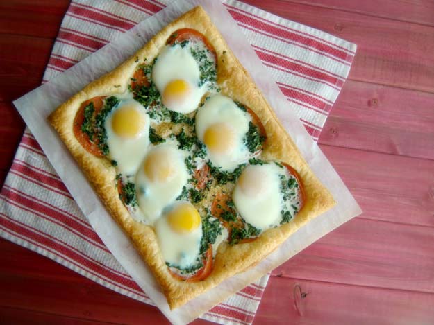 Cool and Easy Recipes For Teens to Make at Home - Breakfast Pizza - Fun Snacks, Simple Breakfasts, Lunch Ideas, Dinner and Dessert Recipe Tutorials - Teenagers Love These Fun Foods that Are Quick, Healthy and Delicious Ideas for Meals 