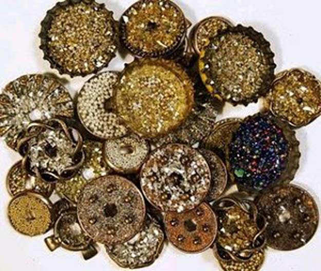 Cool Steampunk DIY Ideas - DIY Glittery Buttons - Easy Home Decor, Costume Ideas, Jewelry, Crafts, Furniture and Steampunk Fashion Tutorials - Clothes, Accessories and Best Step by Step Tutorials - Creative DIY Projects for Adults, Teens and Tweens