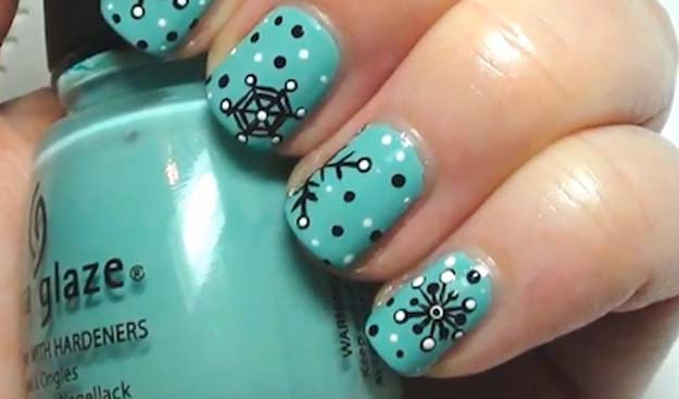 Cool DIY Nail Art Designs and Patterns for Christmas and Holidays - DIY Snowflake Nails - Do It Yourself Manicure Ideas With Christmas Trees, Candy Canes, Snowflakes and Glittery Designs for Holiday Nails - Step by Step Tutorials and Instructions #nailart #christmasnails #naildesigns