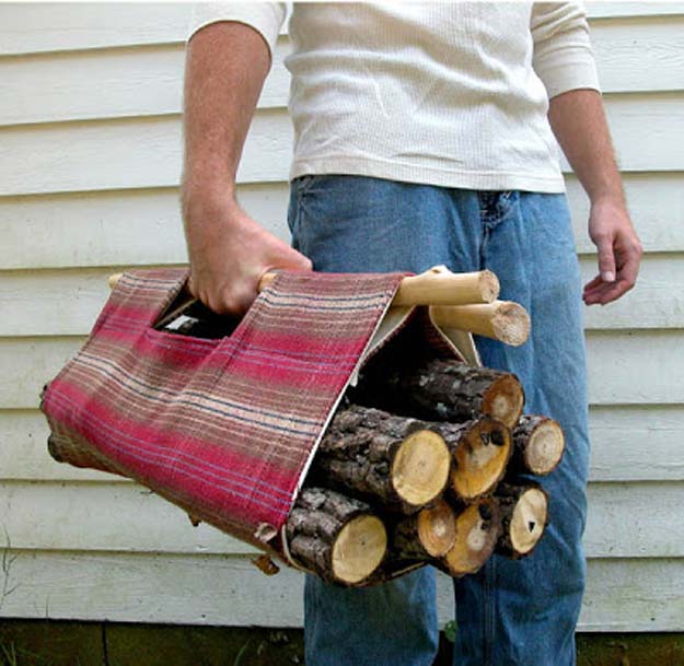 DIY Christmas Presents To Make For Parents - DIY Firewood Tote - Cute, Easy and Cheap Crafts and Gift Ideas for Mom and Dad - Awesome Things to Make for Mothers and Fathers - Dollar Store Crafts and Cool Things to Make on A Budger for the Holidays - DIY Projects for Teens #diygifts #diyteens #teengifts #teencrafts #christmasgifts