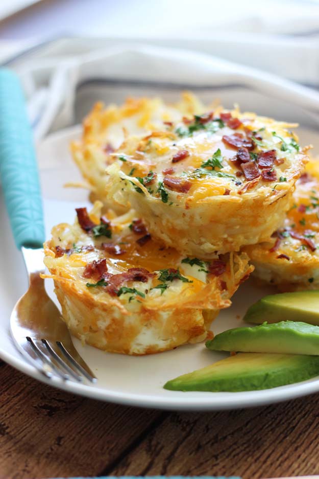 Cool and Easy Recipes For Teens to Make at Home - Hash Brown Egg Nests with Avocado - Fun Snacks, Simple Breakfasts, Lunch Ideas, Dinner and Dessert Recipe Tutorials - Teenagers Love These Fun Foods that Are Quick, Healthy and Delicious Ideas for Meals 