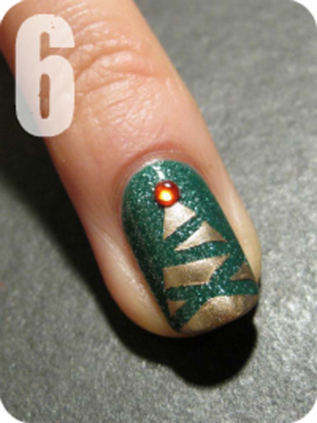 Cool DIY Nail Art Designs and Patterns for Christmas and Holidays - DIY Abstract Christmas tree design - Do It Yourself Manicure Ideas With Christmas Trees, Candy Canes, Snowflakes and Glittery Designs for Holiday Nails - Step by Step Tutorials and Instructions #nailart #christmasnails #naildesigns