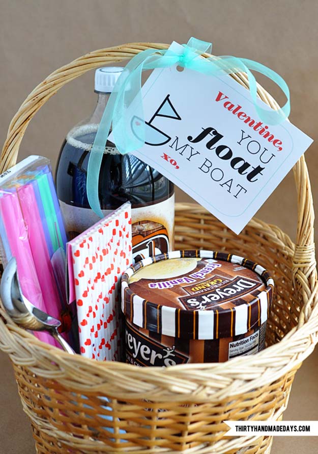 DIY Valentine Gifts - Root Beer Float Kit + Printable - Gifts for Her and Him, Teens, Teenagers and Tweens - Mason Jar Ideas, Homemade Cards, Cheap and Easy Gift Ideas for Valentine Presents 