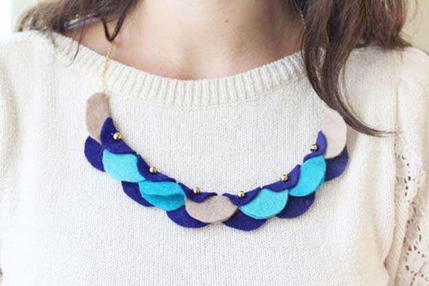 DIY Necklace Ideas - Felt Garland Necklace - Pendant, Beads, Statement, Choker, Layered Boho, Chain and Simple Looks - Creative Jewlery Making Ideas for Women and Teens, Girls - Crafts and Cool Fashion Ideas for Teenagers 
