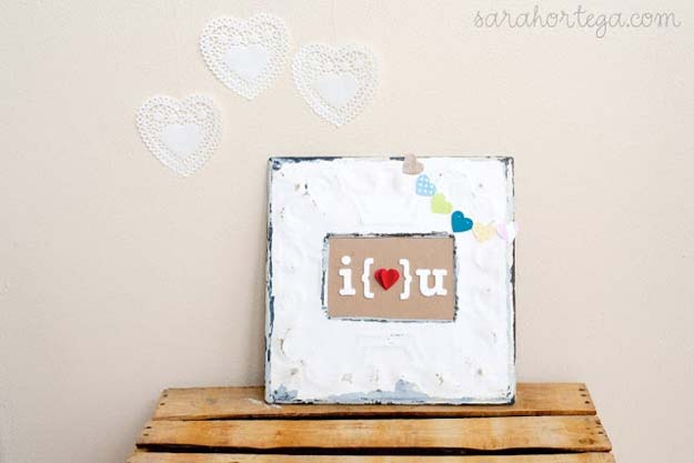 DIY Valentine Gifts - i Heart u Frame Art - Gifts for Her and Him, Teens, Teenagers and Tweens - Mason Jar Ideas, Homemade Cards, Cheap and Easy Gift Ideas for Valentine Presents 