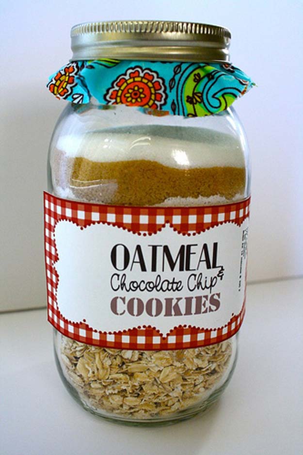 Best Mason Jar Cookies - Oatmeal Cookie Mix Recipe - Mason Jar Cookie Recipe Mix for Cute Decorated DIY Gifts - Easy Chocolate Chip Recipes, Christmas Presents and Wedding Favors in Mason Jars - Fun Ideas for DIY Parties, Easy Recipes for Teens, Teenagers, Kids and Teens - Cheap Last Mintue Gift Ideas for Friends, Family and Neighbors 