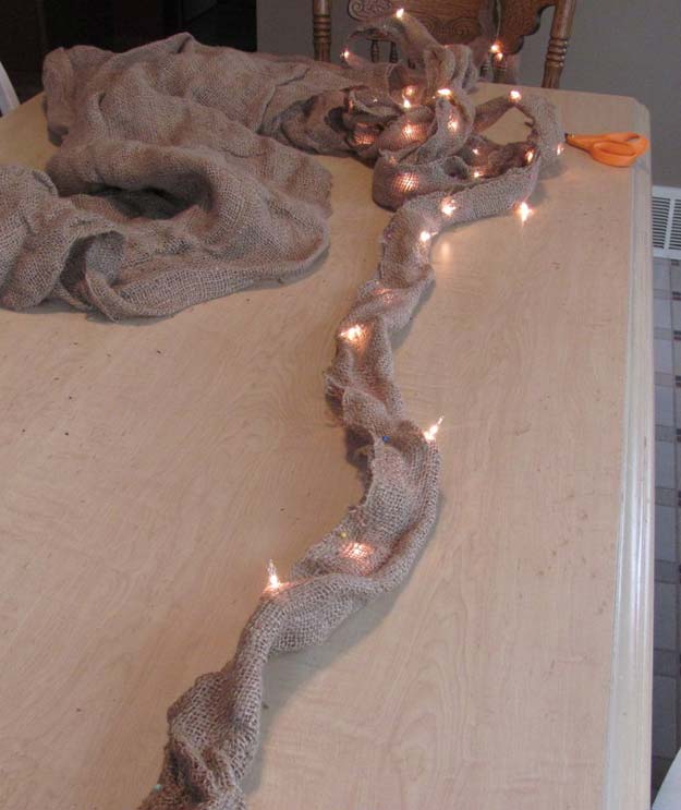 Cool Ways To Use Christmas Lights - Burlap Garland - Best Easy DIY Ideas for String Lights for Room Decoration, Home Decor and Creative DIY Bedroom Lighting - Creative Christmas Light Tutorials with Step by Step Instructions - Creative Crafts and DIY Projects for Teens, Teenagers and Adults #diyideas #stringlights #diydecor #teencrafts