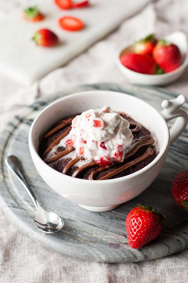 Easy Mug Cake Recipes - Chocolate Nutella Mug Cake w/ Strawberries & Coconut Cream - Best Microwave Cakes and Ideas for Baking Cake in The Microwave - Chocolate, Vanilla, Healthy, Snickerdoodle, Peanut Butter, Brownie and Nutella 