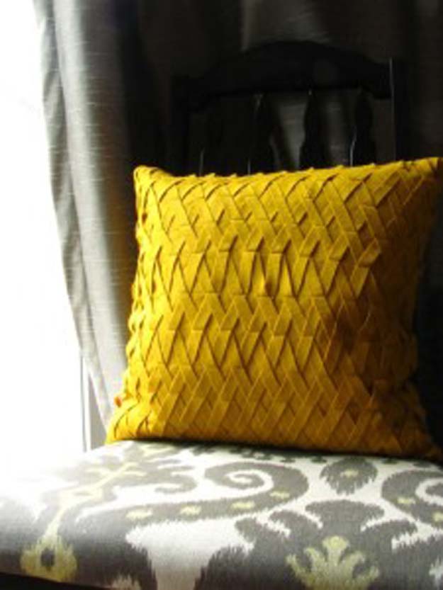 DIY Pillows and Fun Pillow Projects - DIY Felt Lattice Pillow - Creative, Decorative Cases and Covers, Throw Pillows, Cute and Easy Tutorials for Making Crafty Home Decor - Sewing Tutorials and No Sew Ideas for Room and Bedroom Decor for Teens, Teenagers and Adults