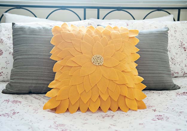 DIY Pillows and Fun Pillow Projects - DIY Felt Sunflower Pillow - Creative, Decorative Cases and Covers, Throw Pillows, Cute and Easy Tutorials for Making Crafty Home Decor - Sewing Tutorials and No Sew Ideas for Room and Bedroom Decor for Teens, Teenagers and Adults