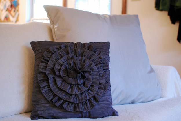 DIY Pillows and Fun Pillow Projects - DIY Ruffled Pillow - Creative, Decorative Cases and Covers, Throw Pillows, Cute and Easy Tutorials for Making Crafty Home Decor - Sewing Tutorials and No Sew Ideas for Room and Bedroom Decor for Teens, Teenagers and Adults