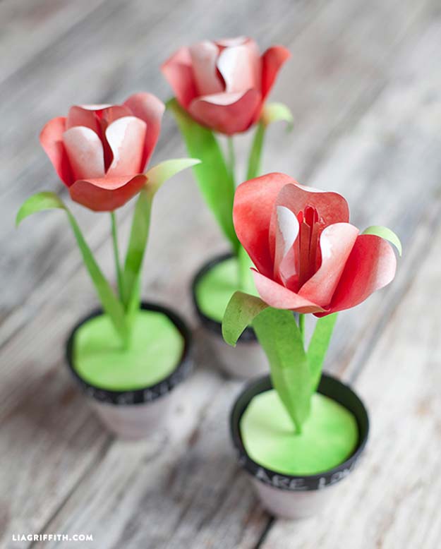 Cool DIY Room Decor Ideas in Red - Make a Few Watercolor Paper Tulips - Creative Home Decor, Wall Art and Bedroom Crafts to Accent Your Red Room - Creative Craft Projects and Quick Arts and Crafts Ideas for Teens and Adults - Easy Ways To Decorate on A Budget 