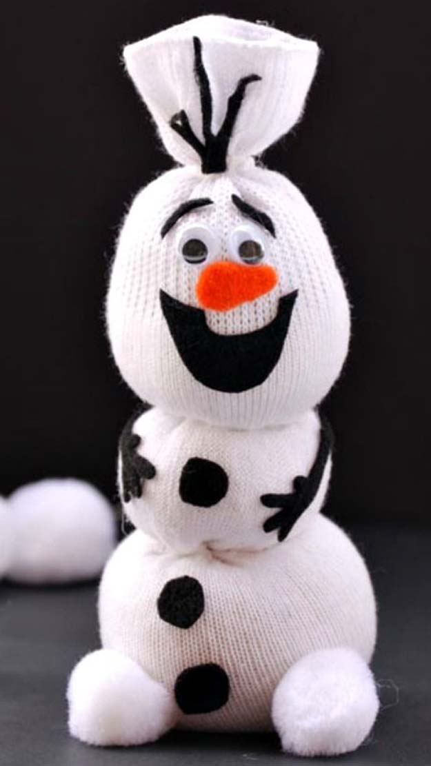 Cool Crafts Made With Old Socks - Olaf Sock Snowman Tutorial - Fun DIY Projects and Gifts You Can Make With A Sock - Easy DIY Ideas for Teens, Teenagers, Kids and Adults - Step by Step Tutorials and Instructions for Making Room Decor, Animals, Cat, Rabbit, Owl, Puppets, Snowman, Gloves 