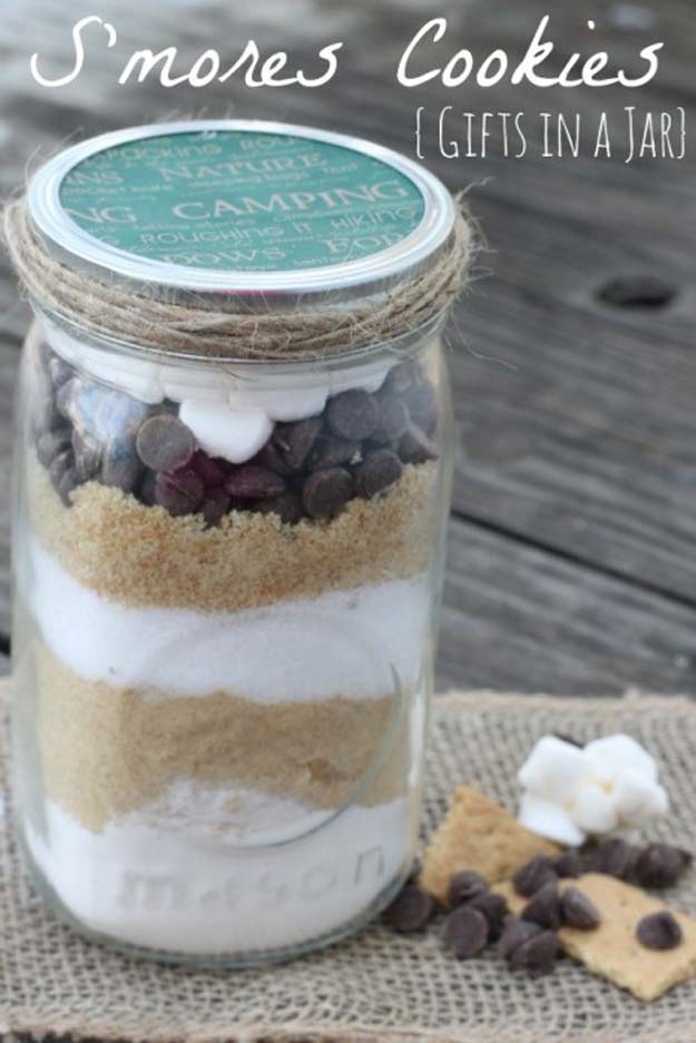 Best Mason Jar Cookies - S’mores Cookies - Mason Jar Cookie Recipe Mix for Cute Decorated DIY Gifts - Easy Chocolate Chip Recipes, Christmas Presents and Wedding Favors in Mason Jars - Fun Ideas for DIY Parties, Easy Recipes for Teens, Teenagers, Kids and Teens - Cheap Last Mintue Gift Ideas for Friends, Family and Neighbors 