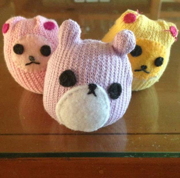 Cool Crafts Made With Old Socks - Sock Hamster - Fun DIY Projects and Gifts You Can Make With A Sock - Easy DIY Ideas for Teens, Teenagers, Kids and Adults - Step by Step Tutorials and Instructions for Making Room Decor, Animals, Cat, Rabbit, Owl, Puppets, Snowman, Gloves 