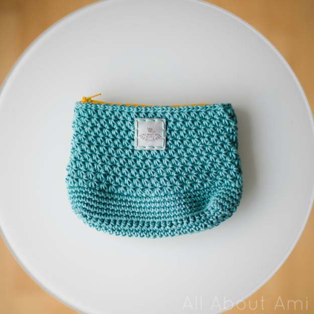 Crochet Patterns and Projects for Teens - Star Stitch Pouch - Best Free Patterns and Tutorials for Crocheting Cute DIY Gifts, Room Decor and Accessories - How To for Beginners - Learn How To Make a Headband, Scarf, Hat, Animals and Clothes DIY Projects and Crafts for Teenagers #crochet #crafts #teencrafts #freecrochet #crochetpatterns
