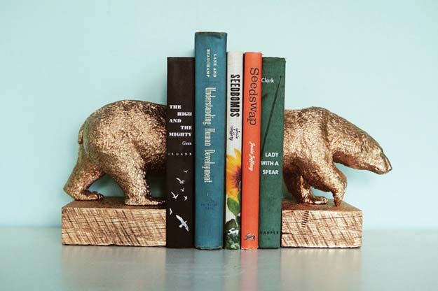 Gold DIY Projects and Crafts - Gilded Polar Bear Bookends - Easy Room Decor, Wall Art and Accesories in Gold - Spray Paint, Painted Ideas, Creative and Cheap Home Decor - Projects and Crafts for Teens, Apartments, Adults and Teenagers 