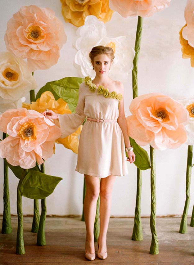DIY Selfie Ideas - Giant Paper Flowers - Cool Ideas for Photo Booth and Picture Station - Props, Light, Mirror, Board, Wall, Background and Tips for Shooting Best Selfies - DIY Projects and Crafts for Teens 