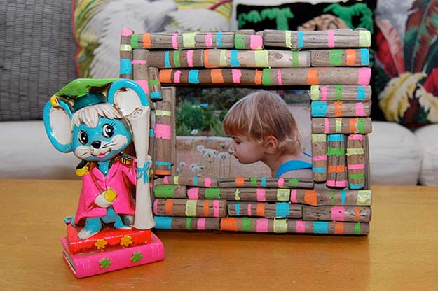 Crafts to Make and Sell - Neons & Nature Picture Frame - Easy Step by Step Tutorials for Fun, Cool and Creative Ways for Teenagers to Make Money Selling Stuff - Room Decor, Accessories, Gifts and More 