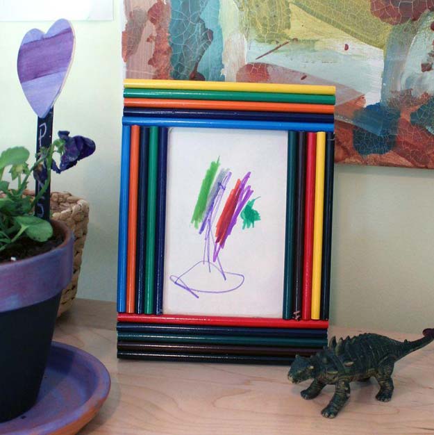 Crafts to Make and Sell - Colored Pencil Picture Frames - Easy Step by Step Tutorials for Fun, Cool and Creative Ways for Teenagers to Make Money Selling Stuff - Room Decor, Accessories, Gifts and More 