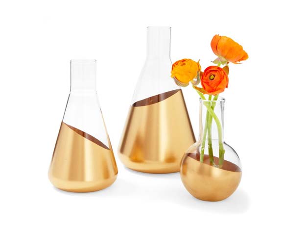Gold DIY Projects and Crafts - Dipped Vases - Easy Room Decor, Wall Art and Accesories in Gold - Spray Paint, Painted Ideas, Creative and Cheap Home Decor - Projects and Crafts for Teens, Apartments, Adults and Teenagers 