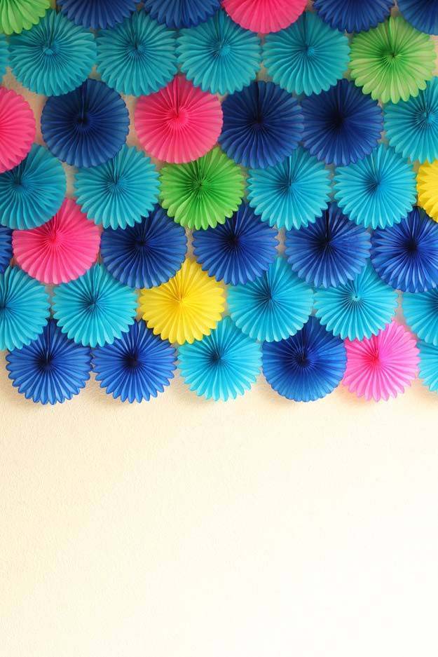 DIY Selfie Ideas - Colorful Pinwheels - Cool Ideas for Photo Booth and Picture Station - Props, Light, Mirror, Board, Wall, Background and Tips for Shooting Best Selfies - DIY Projects and Crafts for Teens 