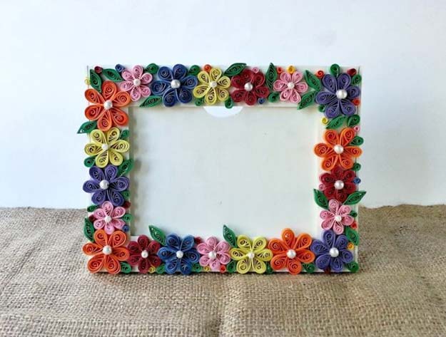 Crafts to Make and Sell - Paper Quilled Photo Frame - Easy Step by Step Tutorials for Fun, Cool and Creative Ways for Teenagers to Make Money Selling Stuff - Room Decor, Accessories, Gifts and More 