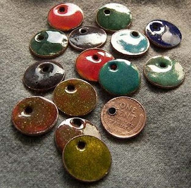 Cool DIYs Made With Pennies and Coins - Torch Fired Enamel - Penny Walls, Floors, DIY Penny Table. Art With Pennies, Walls and Furniture Make With Money and Coins. Cool, Creative Tutorials, Home Decor and DIY Projects Made With Old Pennies - Cool DIY Projects and Crafts for Teens 