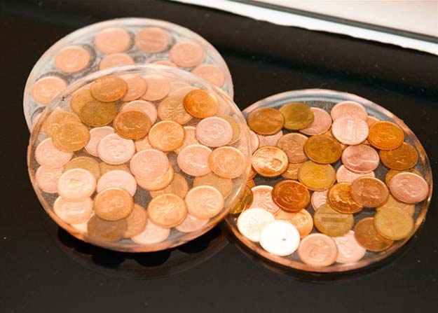Cool DIYs Made With Pennies and Coins - DIY Penny Coasters - Penny Walls, Floors, DIY Penny Table. Art With Pennies, Walls and Furniture Make With Money and Coins. Cool, Creative Tutorials, Home Decor and DIY Projects Made With Old Pennies - Cool DIY Projects and Crafts for Teens 