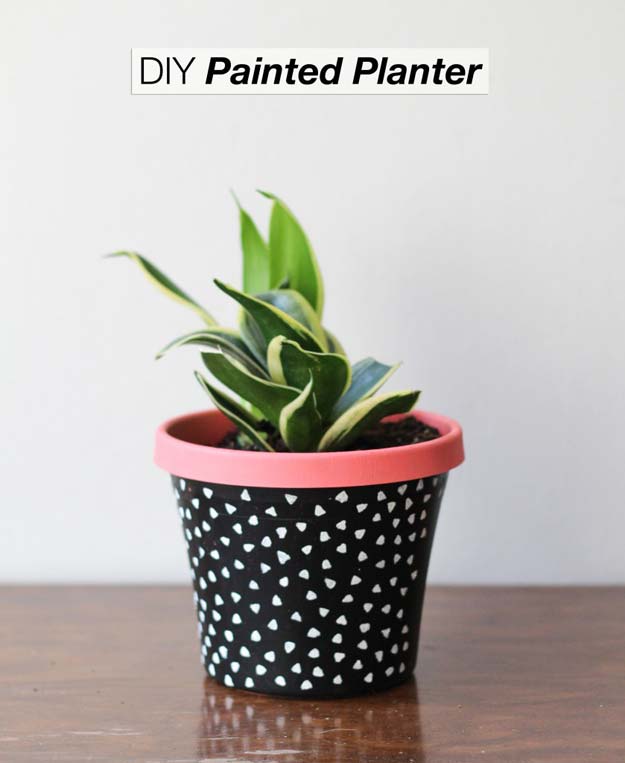 DIY Room Decor Ideas in Black and White - DIY Painted Planter - Creative Home Decor and Room Accessories - Cheap and Easy Projects and Crafts for Wall Art, Bedding, Pillows, Rugs and Lighting - Fun Ideas and Projects for Teens, Apartments, Adutls and Teenagers 