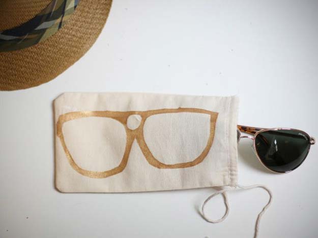 Crafts to Make and Sell - Sunglass Bag - Easy Step by Step Tutorials for Fun, Cool and Creative Ways for Teenagers to Make Money Selling Stuff - Room Decor, Accessories, Gifts and More 