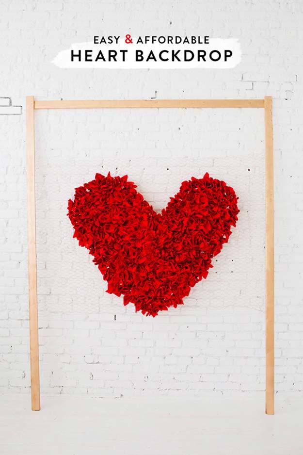 DIY Selfie Ideas - Heart Backdrop - Cool Ideas for Photo Booth and Picture Station - Props, Light, Mirror, Board, Wall, Background and Tips for Shooting Best Selfies - DIY Projects and Crafts for Teens 