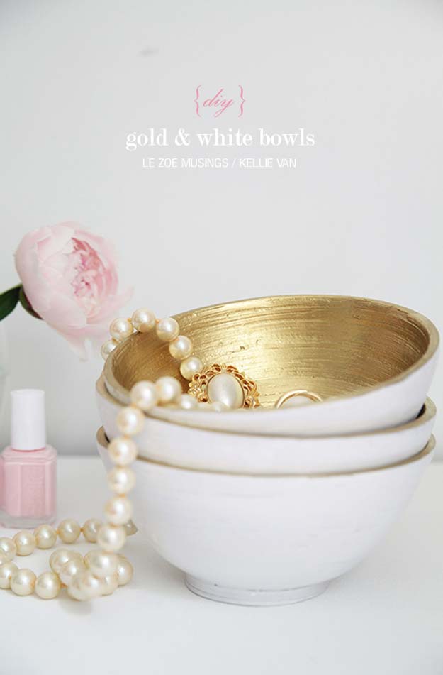 Gold DIY Projects and Crafts - DIY Gold and White Bowls - Easy Room Decor, Wall Art and Accesories in Gold - Spray Paint, Painted Ideas, Creative and Cheap Home Decor - Projects and Crafts for Teens, Apartments, Adults and Teenagers 