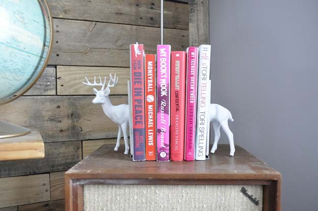 All White DIY Room Decor - DIY Plastic Animal Bookends - Creative Home Decor Ideas for the Bedroom and Teen Rooms - Do It Yourself Crafts and White Wall Art, Bedding, Curtains, Lamps, Lighting, Rugs and Accessories - Easy Room Decoration Ideas for Girls, Teens and Tweens - Cute DIY Gifts and Projects With Step by Step Tutorials and Instructions 