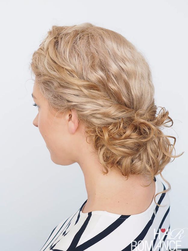 Cool Hair Tutorials for Summer - Curly Twist Bun - Easy Hairstyles and Creative Looks for Hair - Beachy Waves, Hair Styles for Short Hair, Medium Length and Long Hair - Ponytails, Updo Ideas and Quick Last Minute Hairstyle for Teens, Teenagers and Women