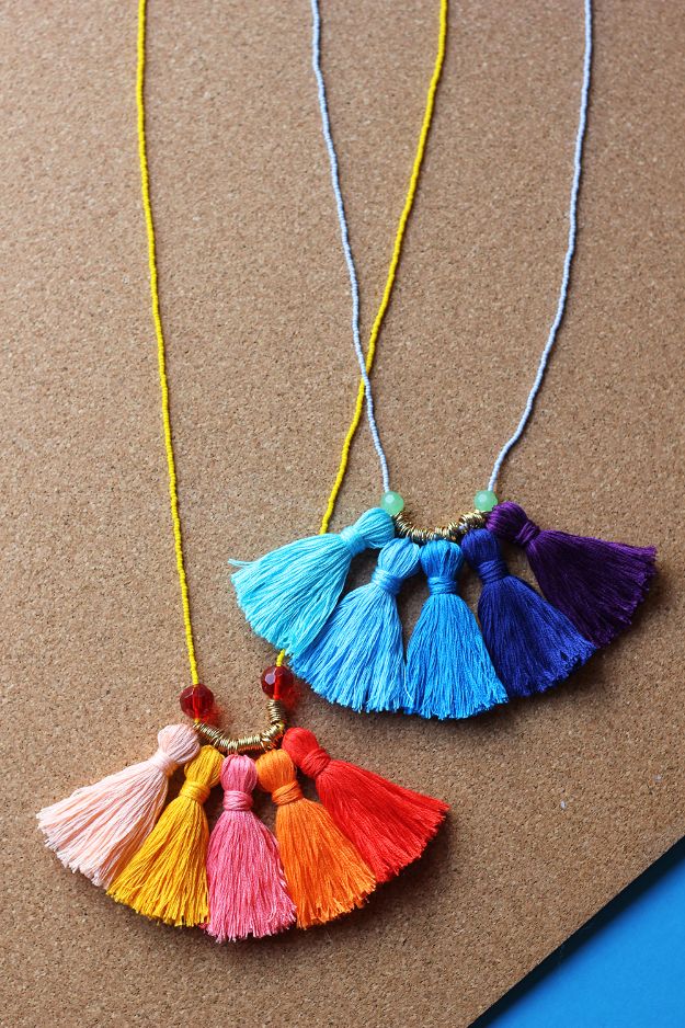 Cool Summer Fashions for Teens - DIY Ombre Tassel Necklace - Easy Sewing Projects and No Sew Crafts for Fun Fashion for Teenagers - DIY Clothes, Shoes and Accessories for Summertime Looks - Cheap and Creative Ways to Dress on A Budget 