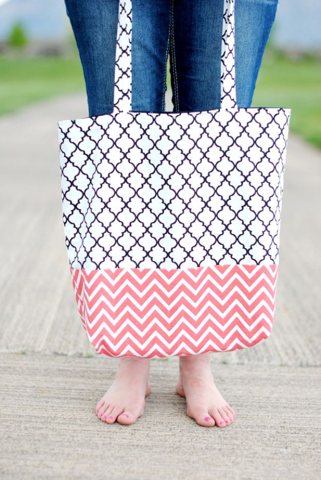 DIY Bags for Summer - Easy Tote Bag - Easy Ideas to Make for Beach and Pool - Quick Projects for a Bag on A Budget - Cute No Sew Idea, Quick Sewing Patterns - Paint and Crafts for Making Creative Beach Bags - Fun Tutorials for Kids, Teens, Teenagers, Girls and Adults
