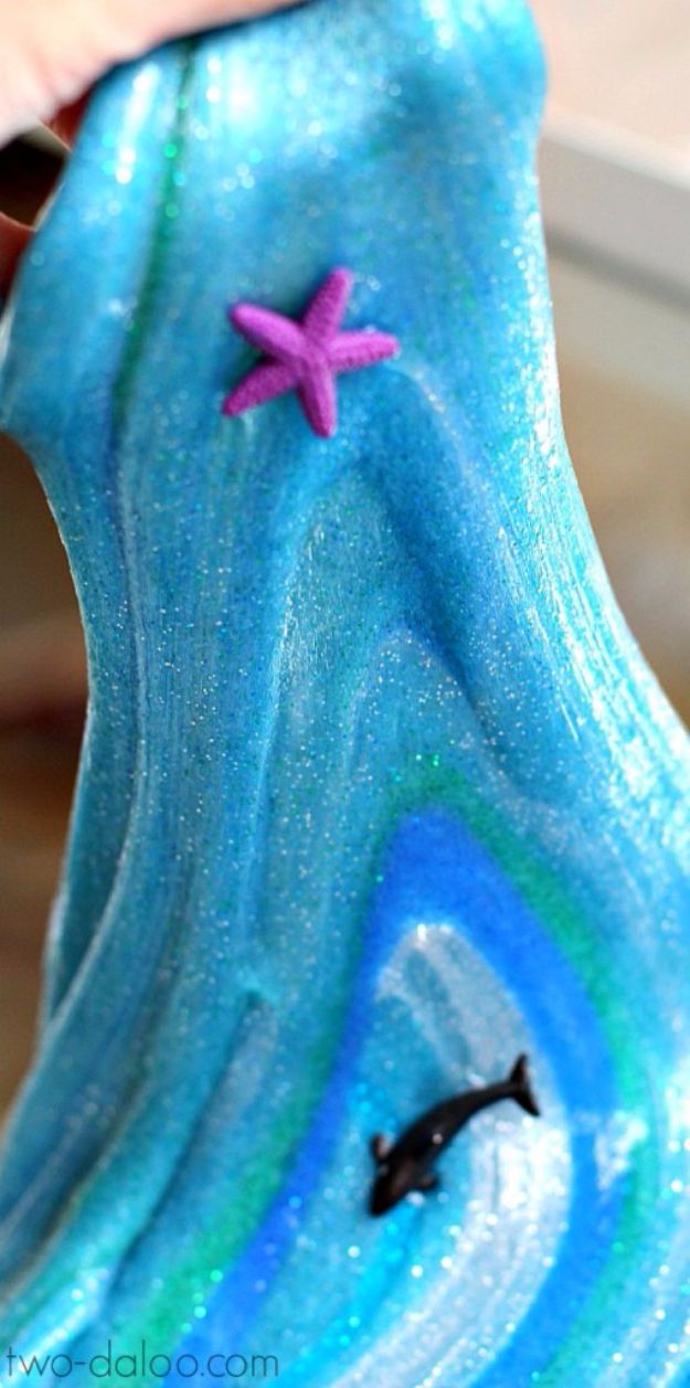 Best DIY Slime Recipes - Ocean Swirl Glitter Slime - Cool and Easy Slime Recipe and Tutorials - Ideas Without Glue, Without Borax, For Kids, With Liquid Starch, Cornstarch and Laundry Detergent - How to Make Slime at Home - Fun Crafts and DIY Projects for Teens, Kids, Teenagers and Teens - Galaxy and Glitter Slime, Edible Slime, Rainbow Colored Slime, Shaving Cream recipes and more fun crafts and slimes #slimerecipes #slime #diyslime #teencrafts