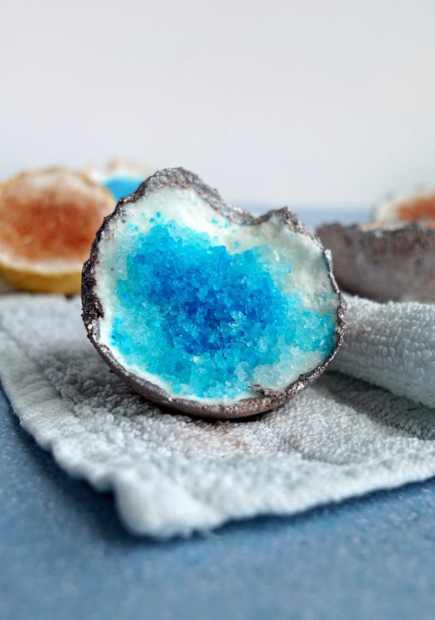 Cool DIY Bath Bombs to Make At Home - DIY Geode Inspired Bath Bombs - Recipes and Tutorial for How To Make A Bath Bomb - Best Bathbomb Ideas - Fun DIY Projects for Women, Teens, and Girls | DIY Bath Bombs Recipe and Tutorials | Make Cheap Gifts Like Lush Bath Bombs #bathbombs #teencrafts #diyideas