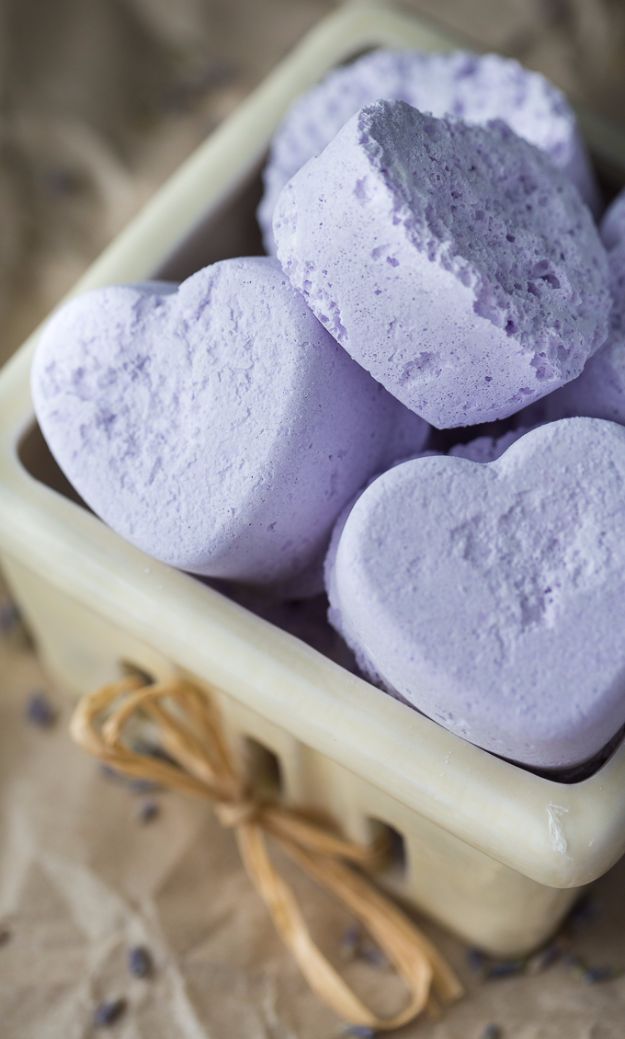 Cool DIY Bath Bombs to Make At Home - Lavender Bath Bombs - Recipes and Tutorial for How To Make A Bath Bomb - Best Bathbomb Ideas - Fun DIY Projects for Women, Teens, and Girls | DIY Bath Bombs Recipe and Tutorials | Make Cheap Gifts Like Lush Bath Bombs #bathbombs #teencrafts #diyideas