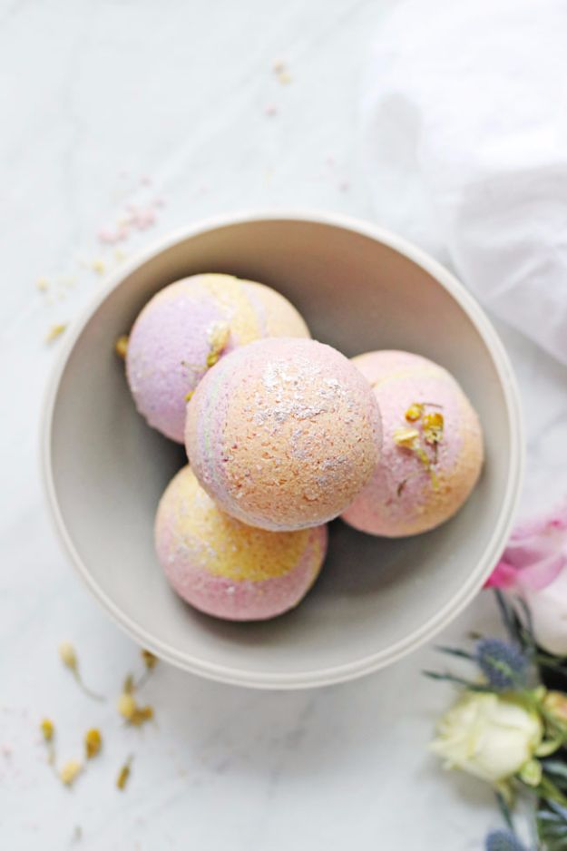 Cool DIY Bath Bombs to Make At Home - No-Fail Coconut Oil Bath Bombs - Recipes and Tutorial for How To Make A Bath Bomb - Best Bathbomb Ideas - Fun DIY Projects for Women, Teens, and Girls | DIY Bath Bombs Recipe and Tutorials | Make Cheap Gifts Like Lush Bath Bombs #bathbombs #teencrafts #diyideas